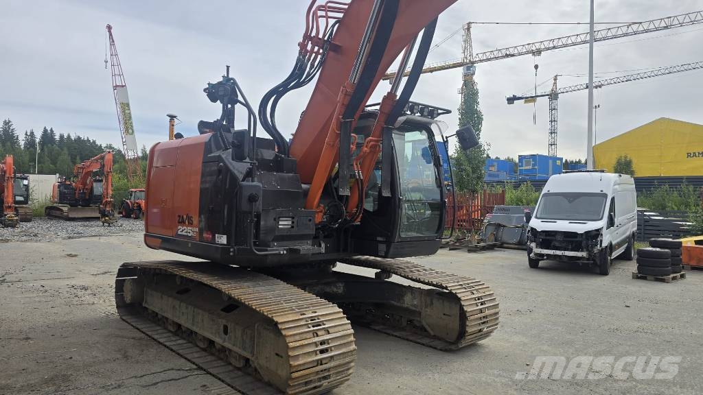 Hitachi ZX 225 US R LC-6 Excavadoras sobre orugas
