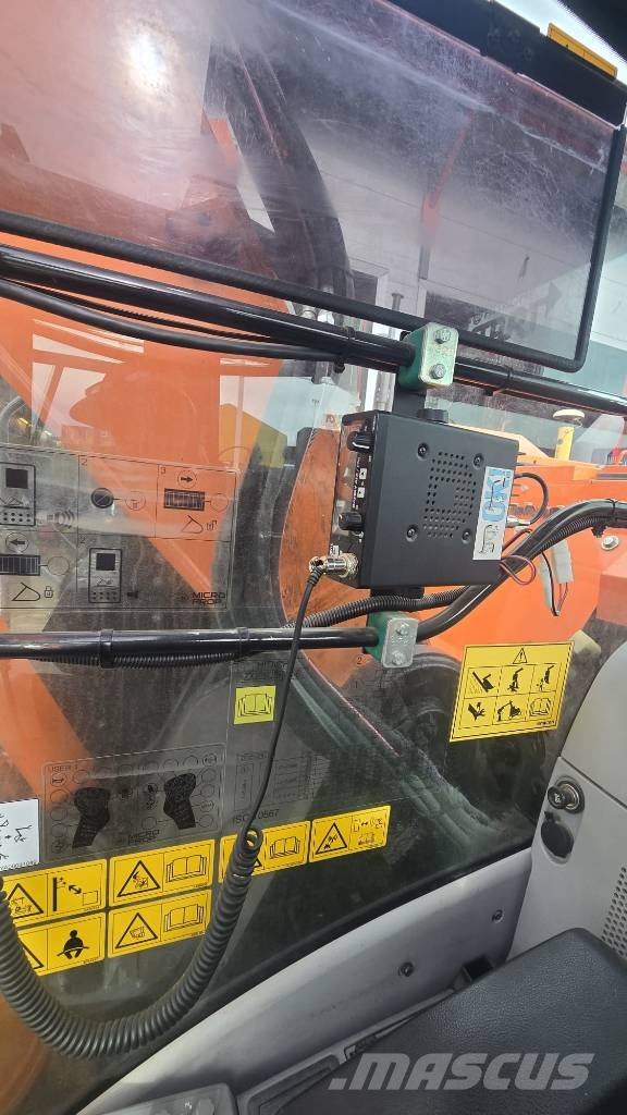 Hitachi ZX 225 US R LC-6 Excavadoras sobre orugas