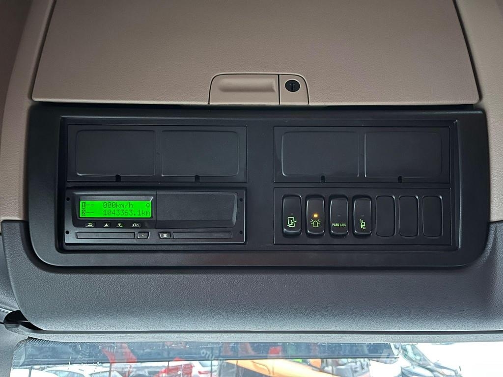 Scania R 580 6x4 FOR SALE AS CHASSIS / RETARDER Camiones con chasís y cabina