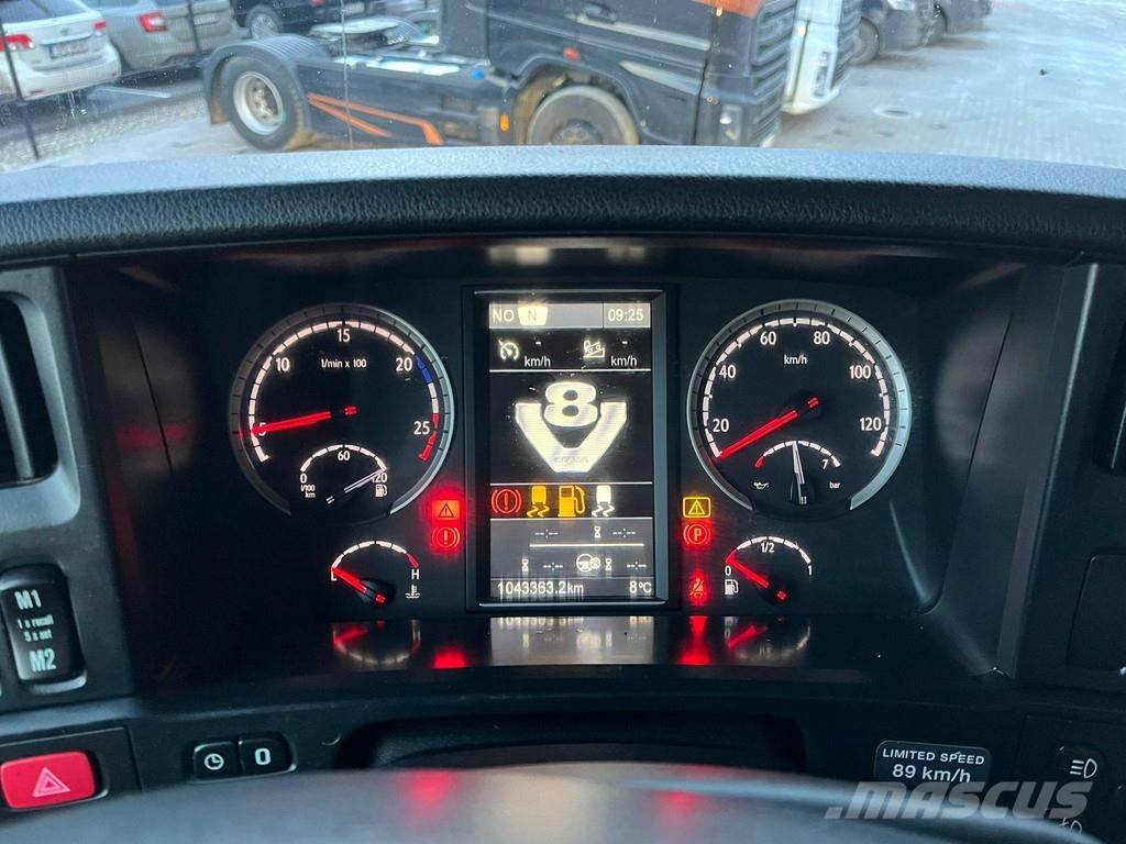 Scania R 580 6x4 FOR SALE AS CHASSIS / RETARDER Camiones con chasís y cabina