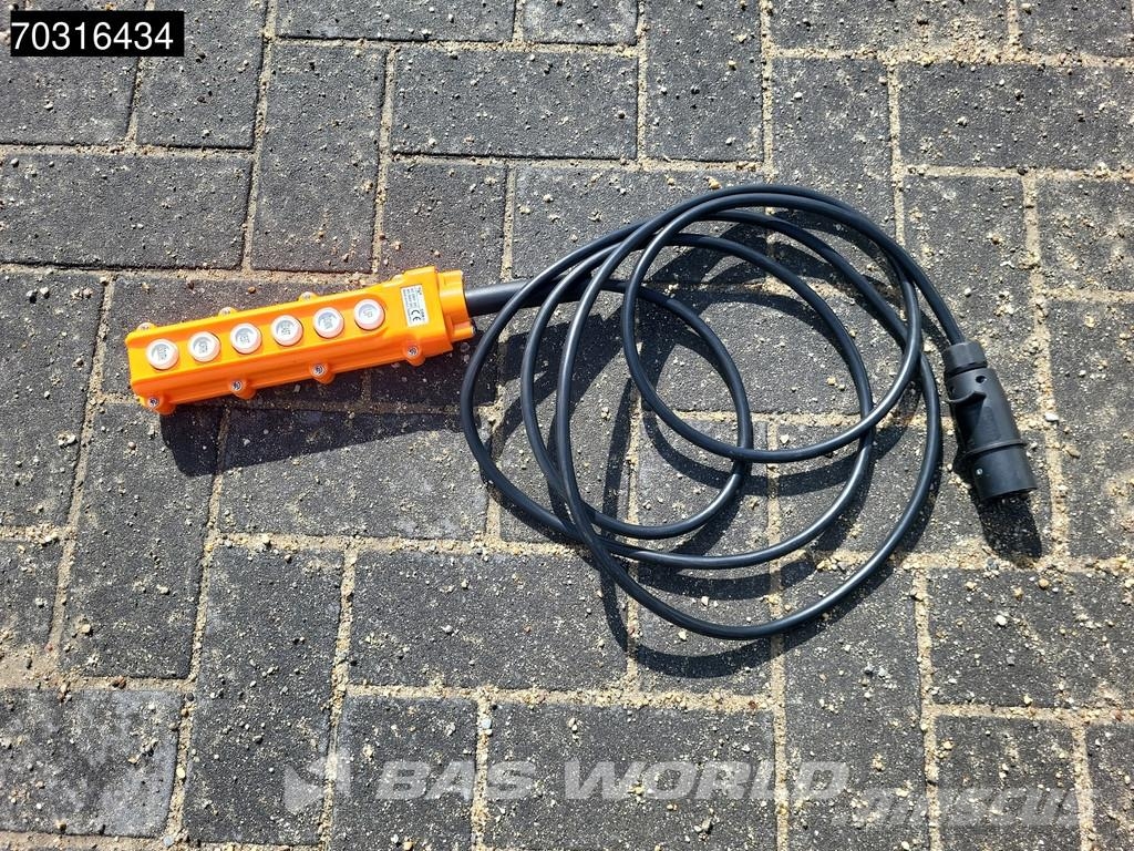  GVN 3 GVN 3 axles NEW! Lift + SteeringAxle Ramps Žemo iškrovimo puspriekabės