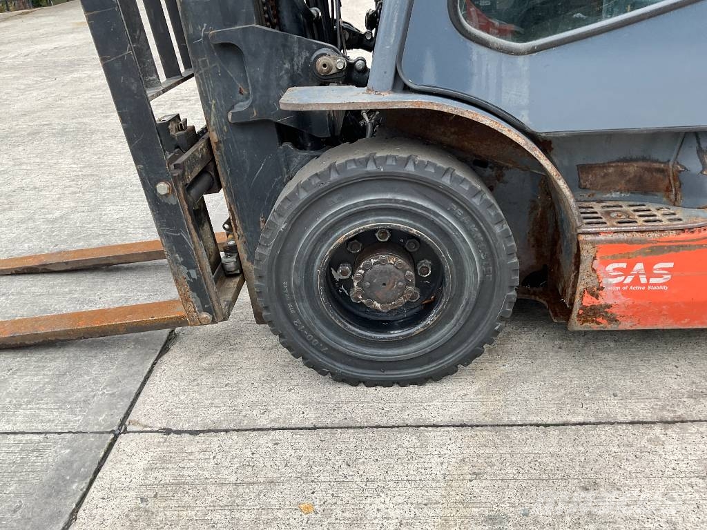 Toyota 8-FDF-25 Diesel forklifts
