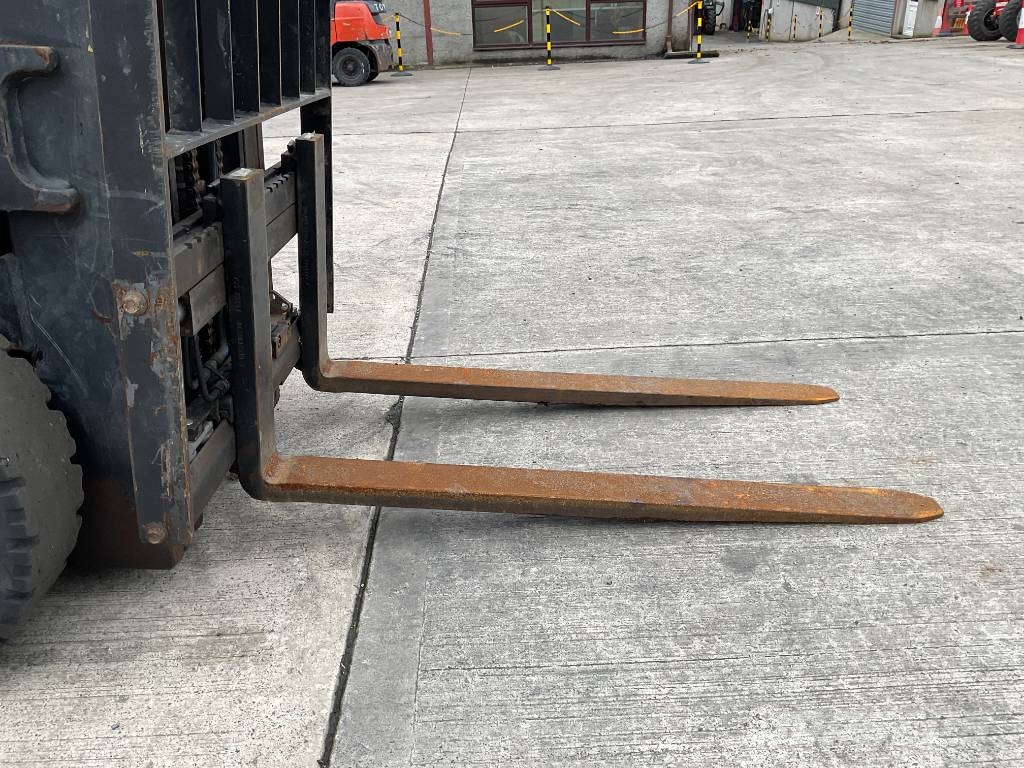 Toyota 8-FDF-25 Diesel forklifts
