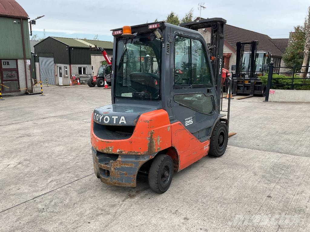 Toyota 8-FDF-25 Diesel forklifts