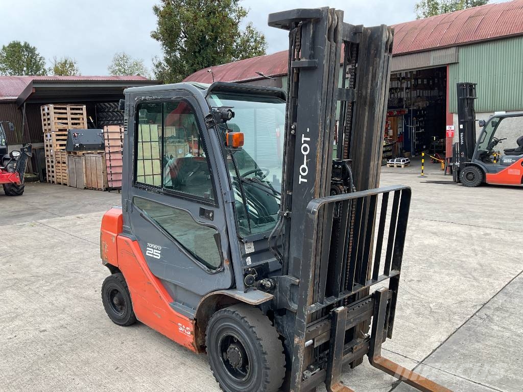 Toyota 8-FDF-25 Diesel forklifts
