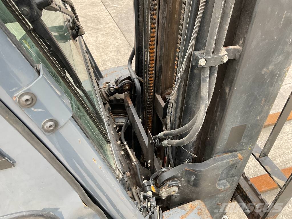 Toyota 8-FDF-25 Diesel forklifts