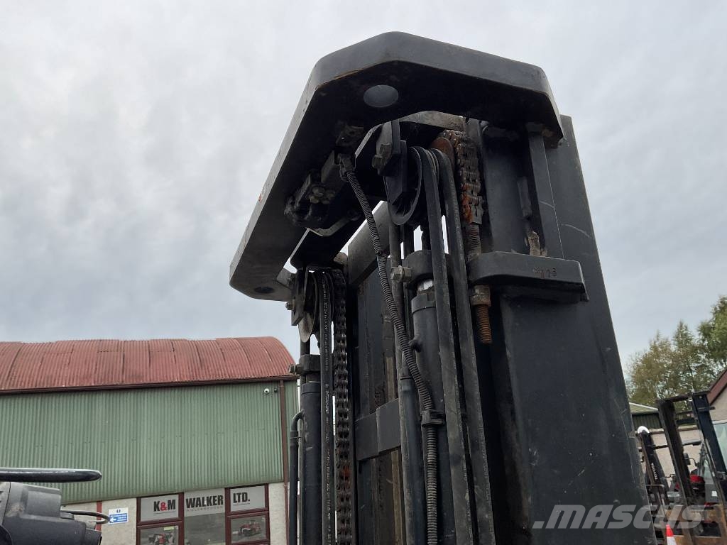 Toyota 8-FDF-25 Diesel forklifts