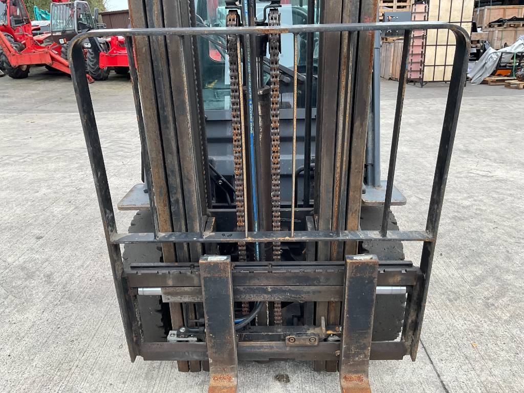Toyota 8-FDF-25 Diesel forklifts
