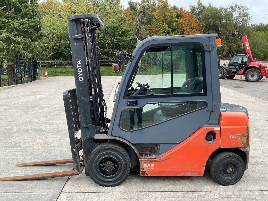 Toyota 8-FDF-25 Diesel forklifts