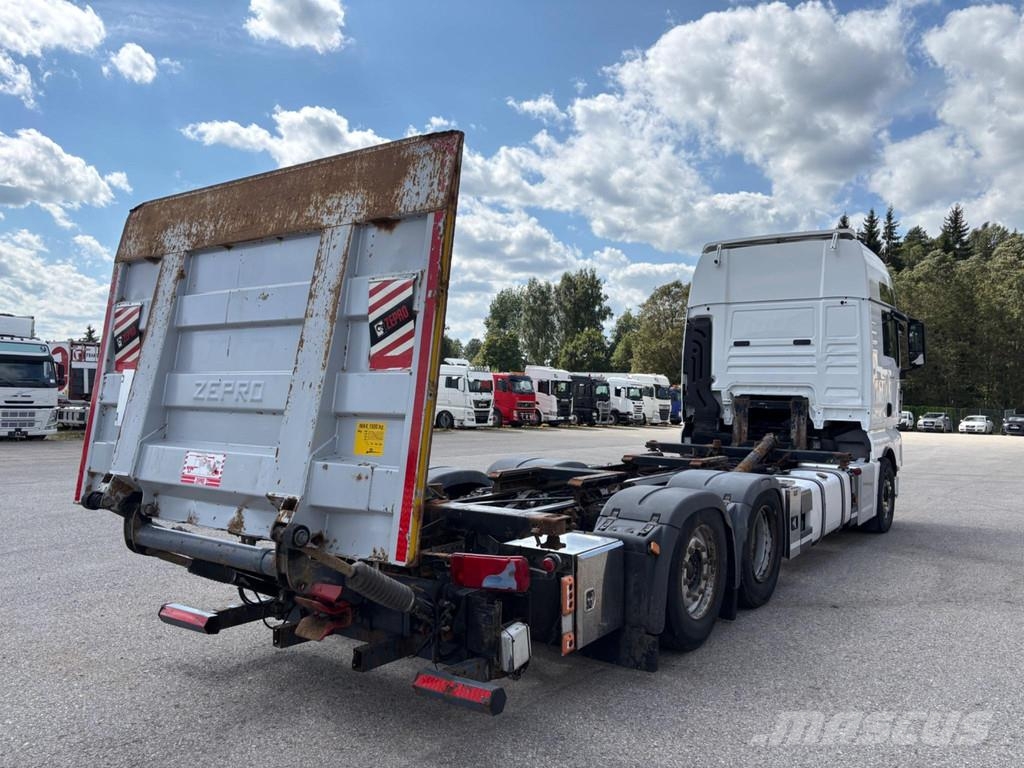 MAN TGX 28.580 6x2 EURO6 + RETARDER + ENGINE DEFECT + Camiones portacontenedores