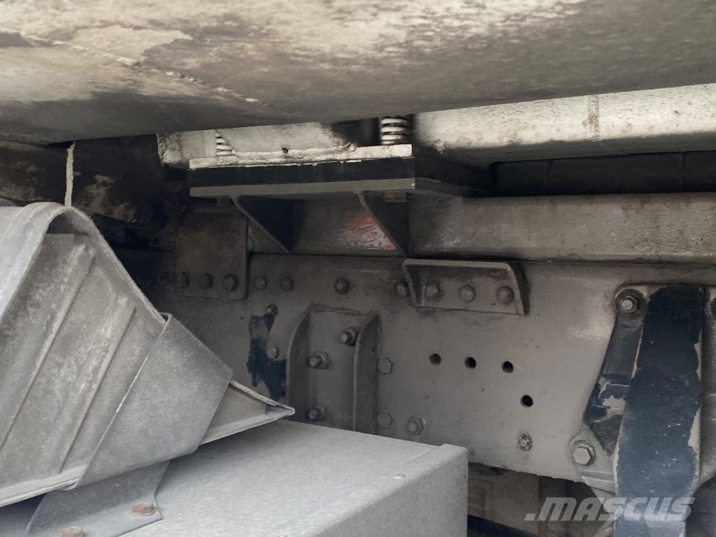 MoPro Pedler tank 12000 litres, pump equipment タンク