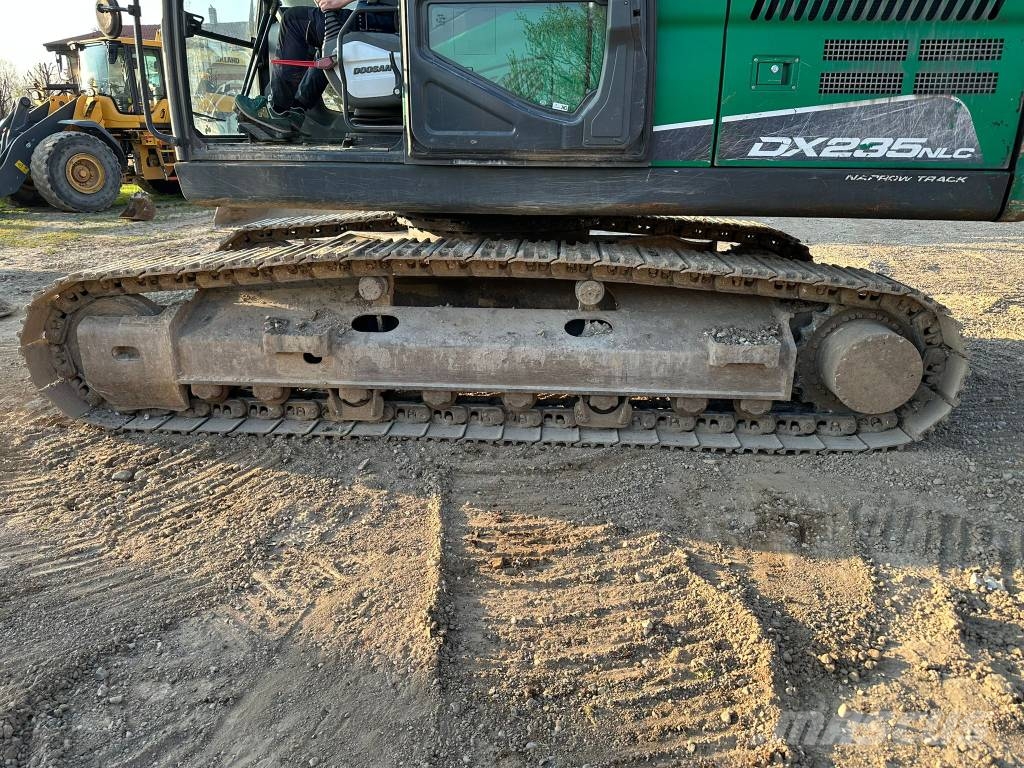 Doosan DX 235 NLC Escavadoras de rastos