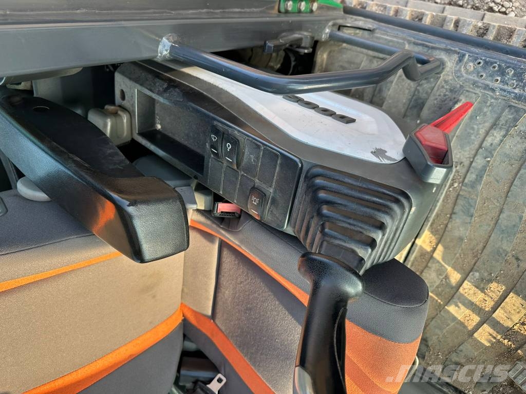 Doosan DX 235 NLC Escavadoras de rastos