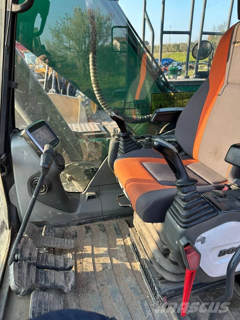Doosan DX 235 NLC Escavadoras de rastos