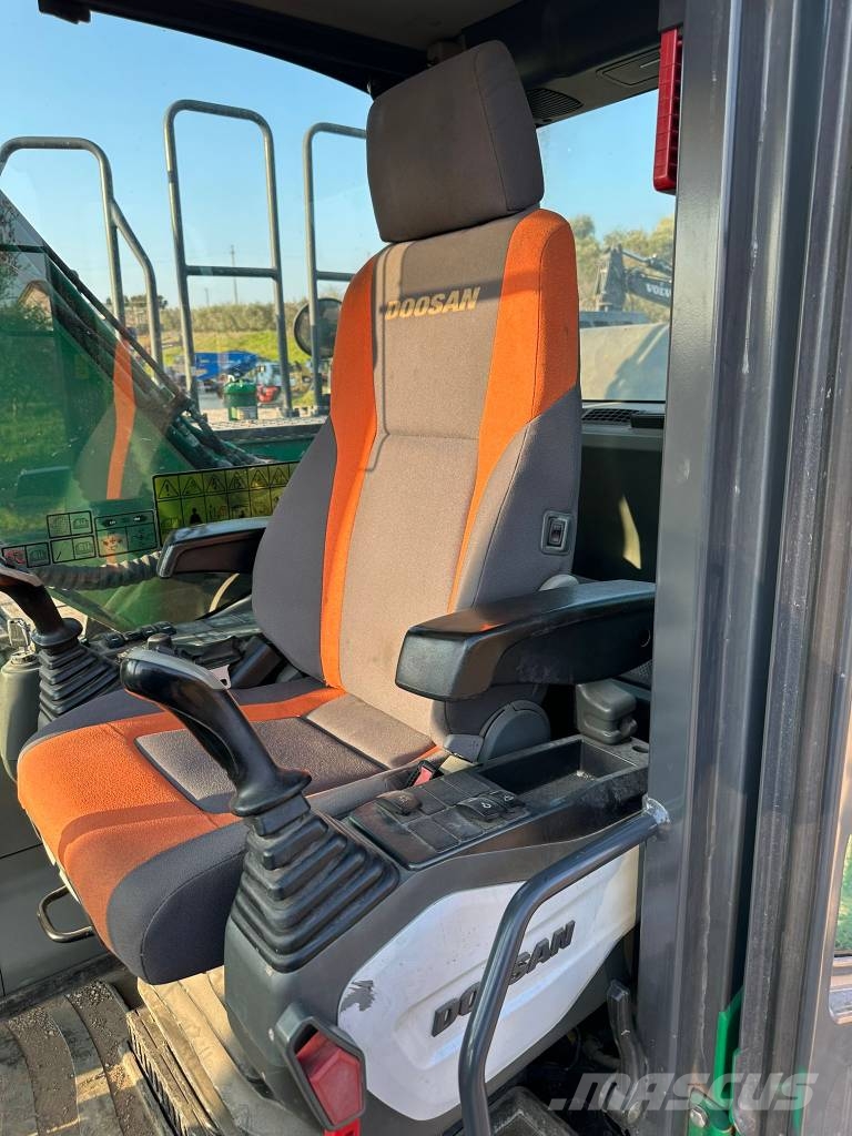 Doosan DX 235 NLC Escavadoras de rastos