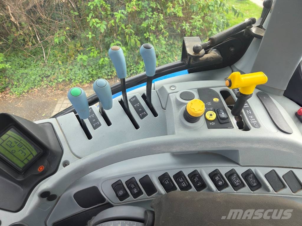New Holland T 7.210 PC الجرارات