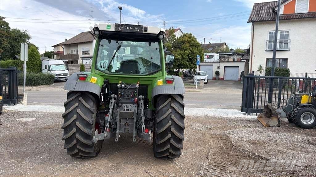 Fendt 211 F Vario Tractores