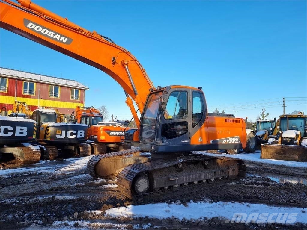 Doosan DX 225 LC Kāpurķēžu ekskavatori