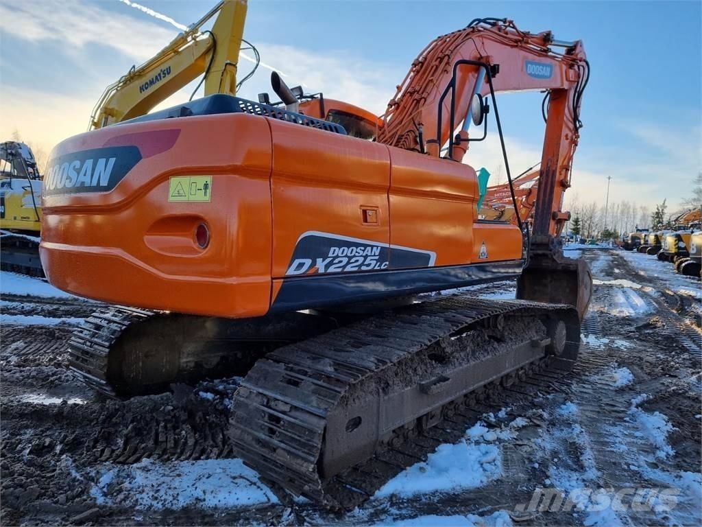 Doosan DX 225 LC Kāpurķēžu ekskavatori