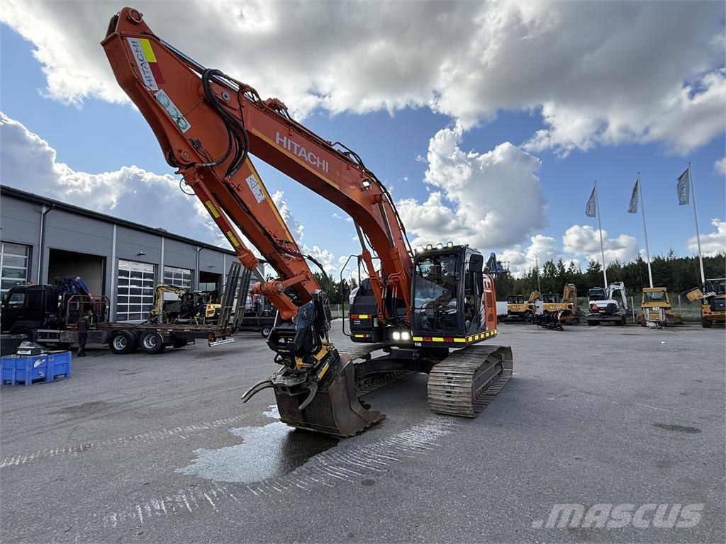 Hitachi ZX225 US LC-5 Excavadoras sobre orugas