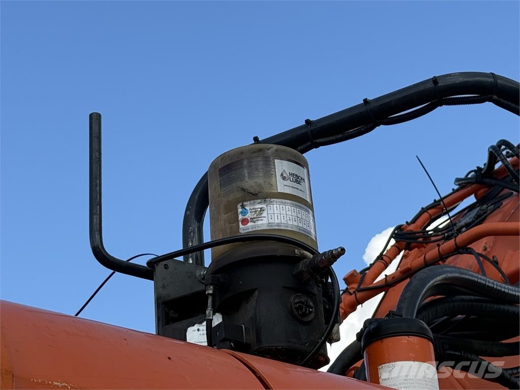Hitachi ZX225 US LC-5 Excavadoras sobre orugas