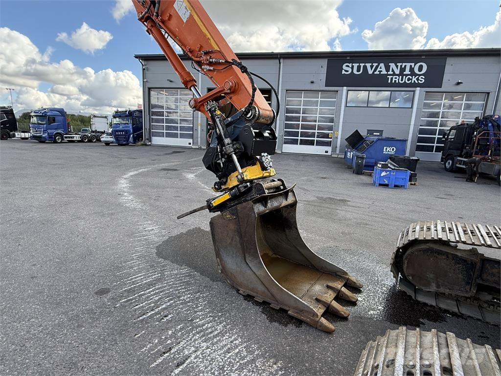 Hitachi ZX225 US LC-5 Excavadoras sobre orugas