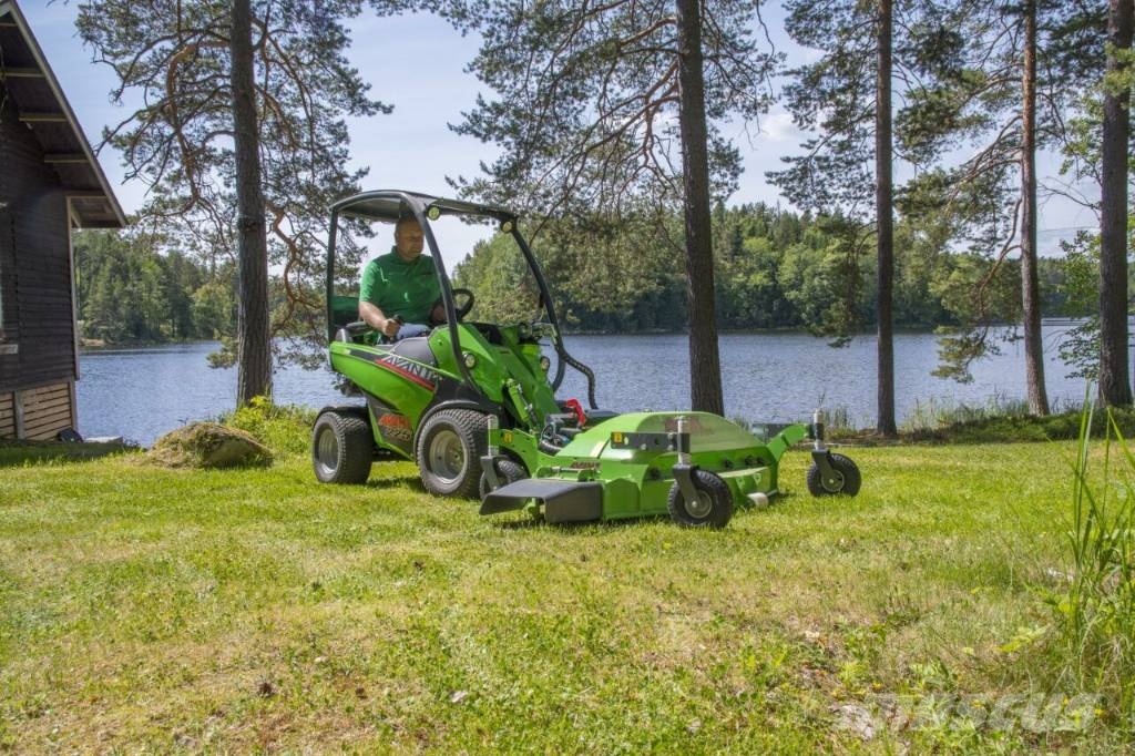 Avant 223 – Året runt med över 200 redskap Yleiskuormaajat