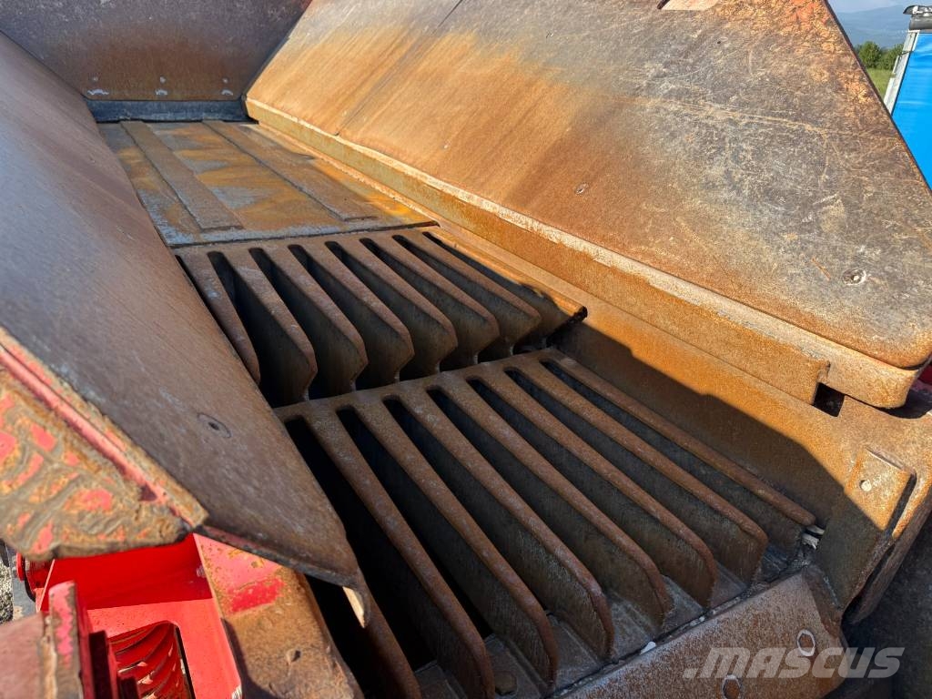 Sandvik QJ 241 Concasseur mobile