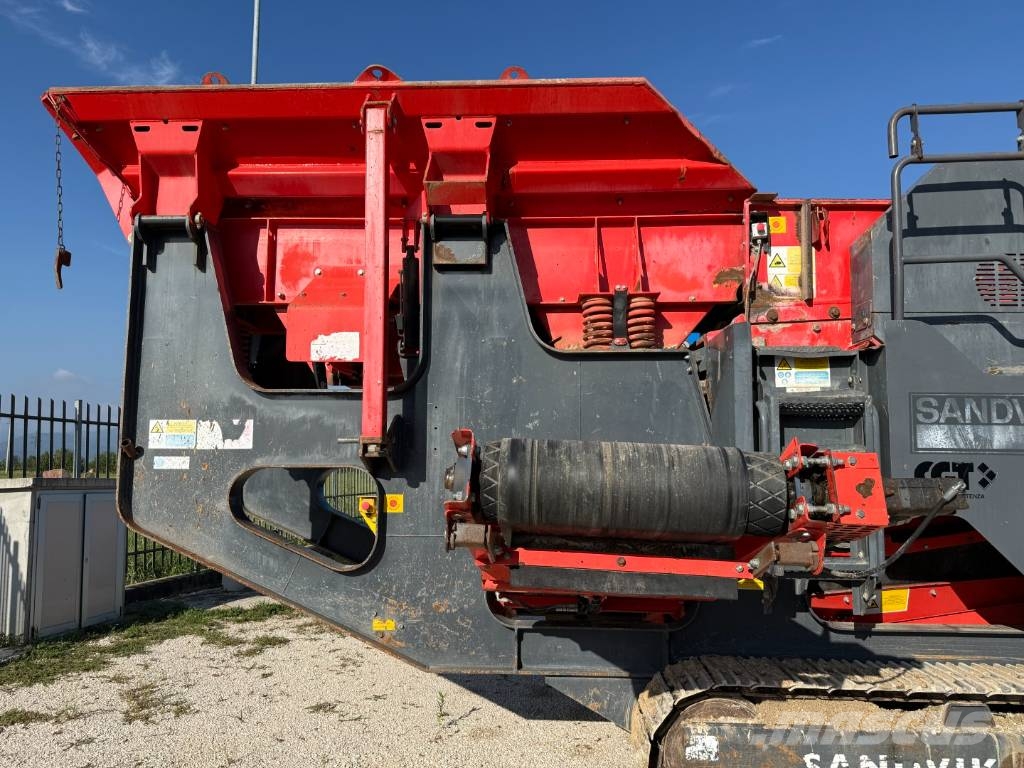 Sandvik QJ 241 Concasseur mobile