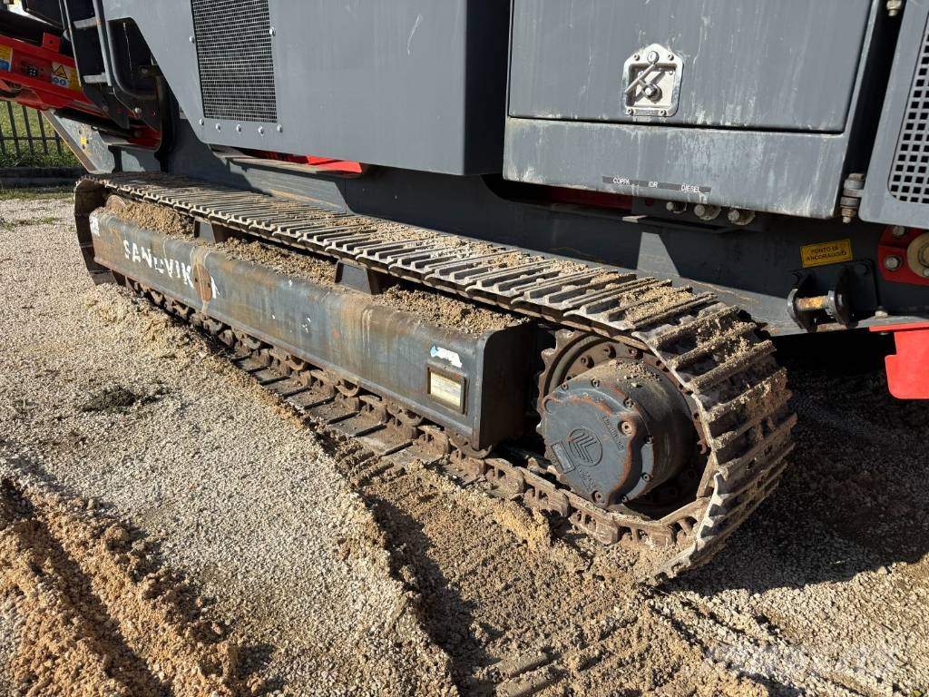 Sandvik QJ 241 Concasseur mobile
