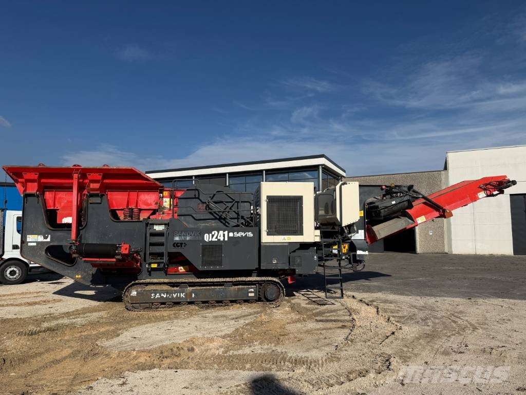 Sandvik QJ 241 Concasseur mobile