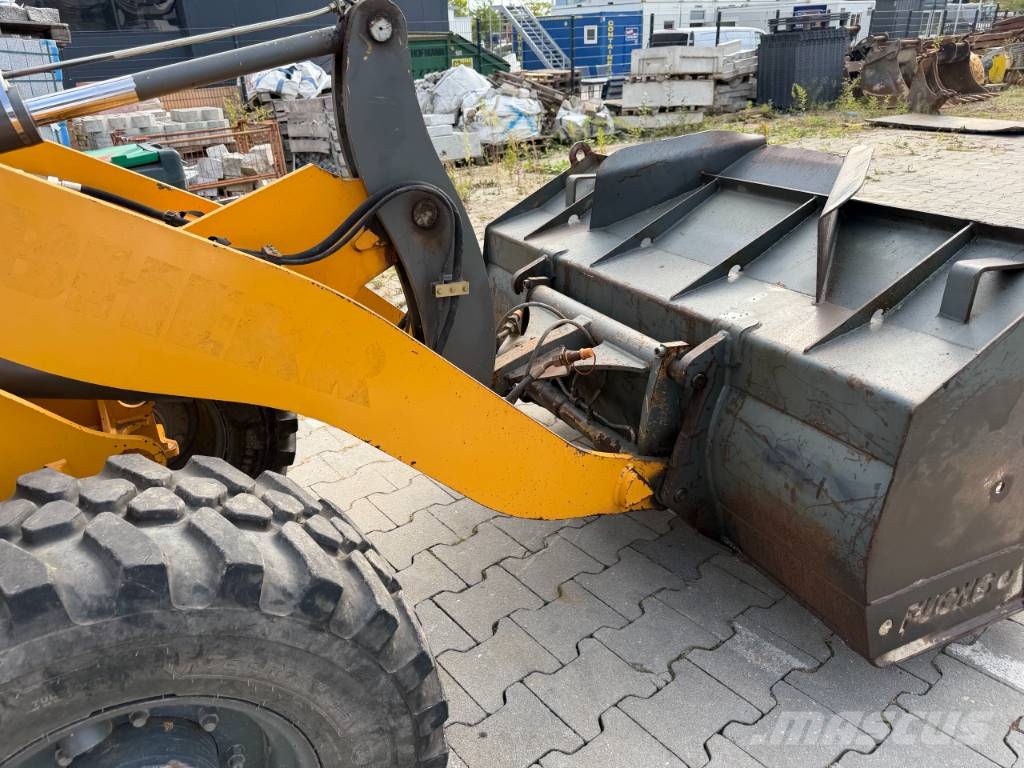 Liebherr L506C Compact Radlader