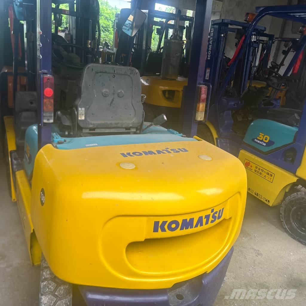 Komatsu F25T-14 Dizelski viličarji