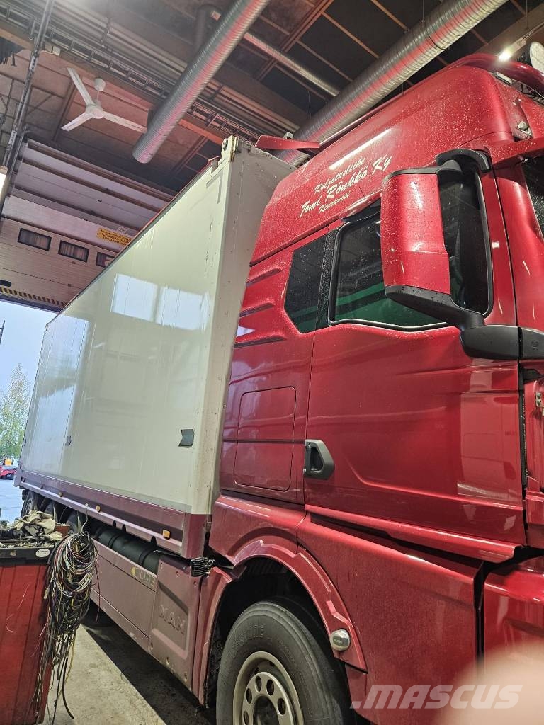 MAN TGX 35.580 Camiones volquete para virutas de madera