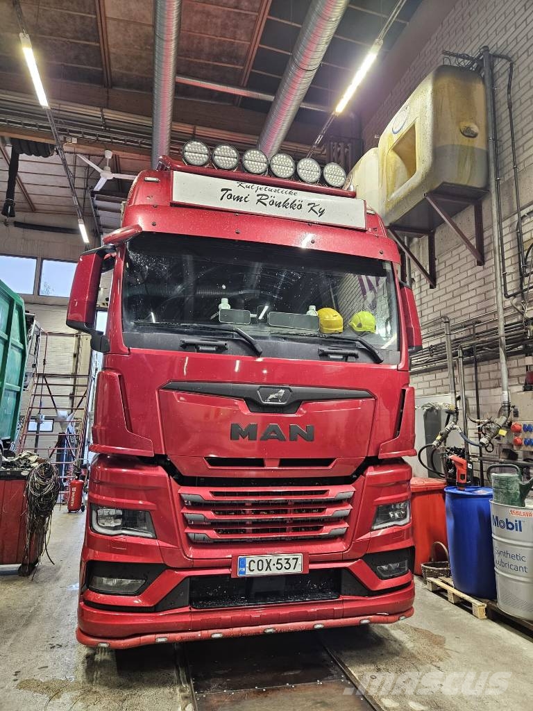MAN TGX 35.580 Camiones volquete para virutas de madera