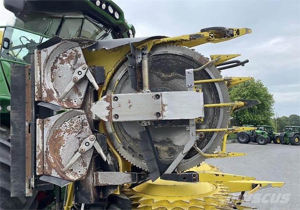 John Deere 8600 mit 460Plus Stalkbuster Ajosilppurit