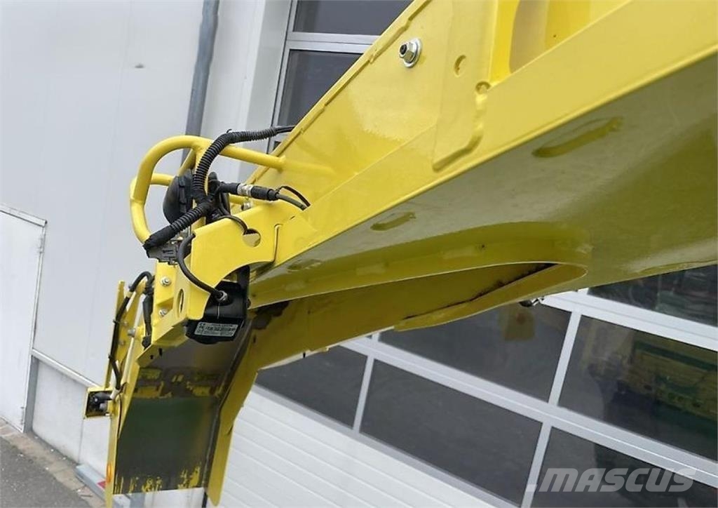 John Deere 8600 mit 460Plus Stalkbuster Ajosilppurit