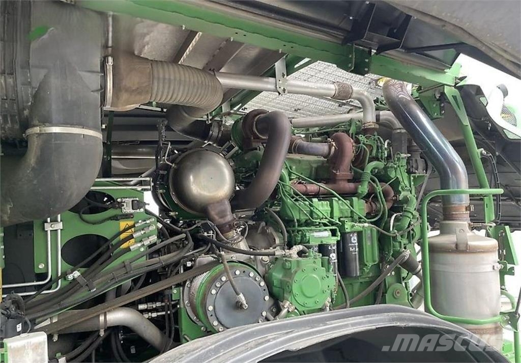 John Deere 8600 mit 460Plus Stalkbuster Ajosilppurit