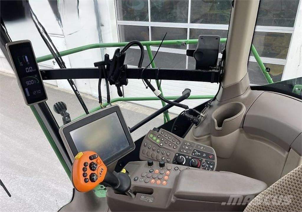 John Deere 8600 mit 460Plus Stalkbuster Ajosilppurit