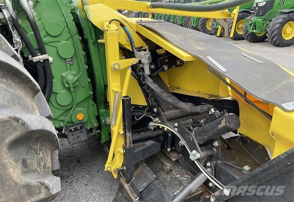 John Deere 8600 mit 460Plus Stalkbuster Ajosilppurit