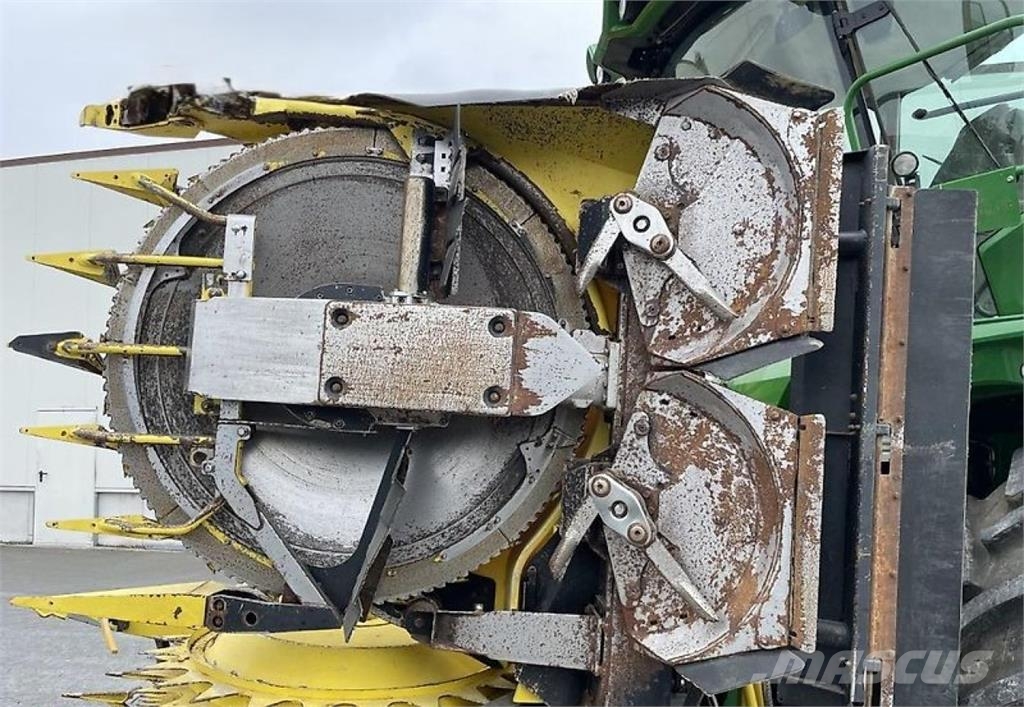 John Deere 8600 mit 460Plus Stalkbuster Ajosilppurit