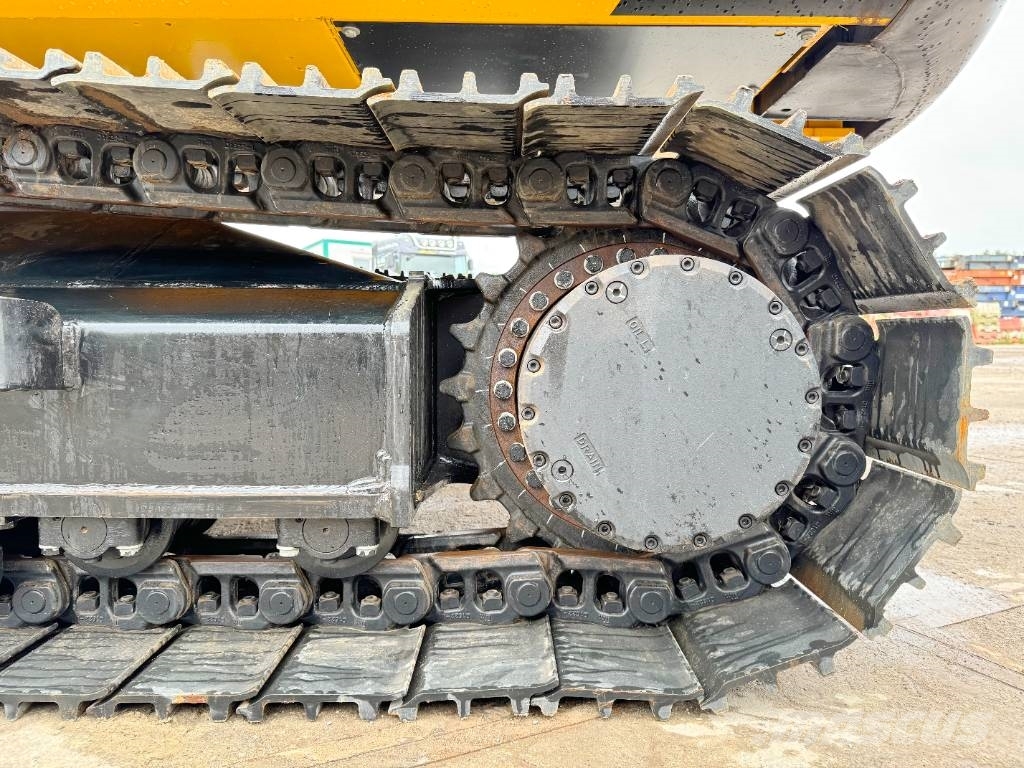 JCB 215LC - New / Unused / Hammer Lines Excavadoras sobre orugas