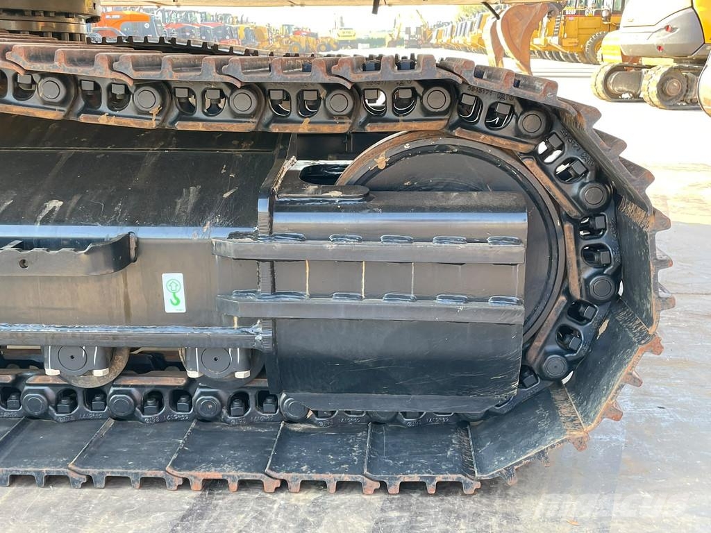 CAT 324 Bagri goseničarji
