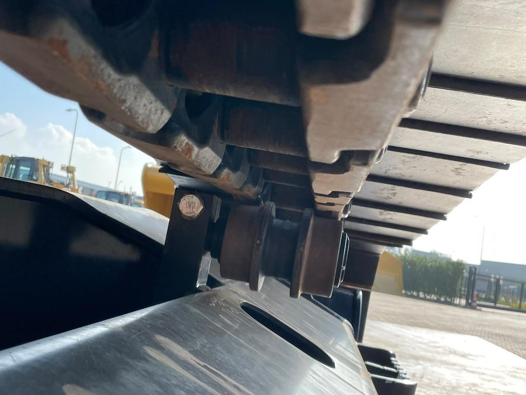 CAT 324 Bagri goseničarji