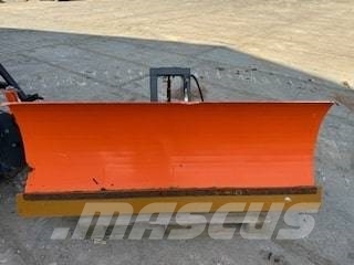 Landini Mistral 50 mit vielen Anbaugeräten Traktoriai
