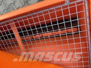 Landini Mistral 50 mit vielen Anbaugeräten Traktoriai