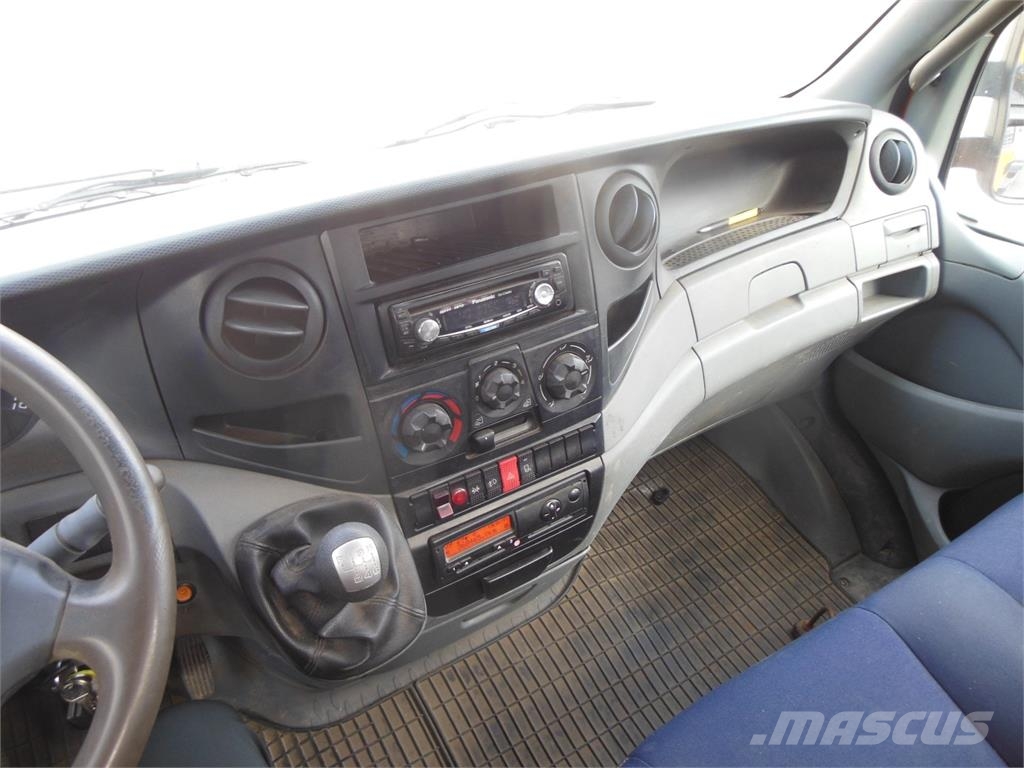 Iveco Daily 65C15, Hákový nosič kontejnerů CTS 303 Vrachtwagen met containersysteem