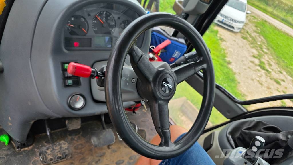Valtra M 150 Traktory