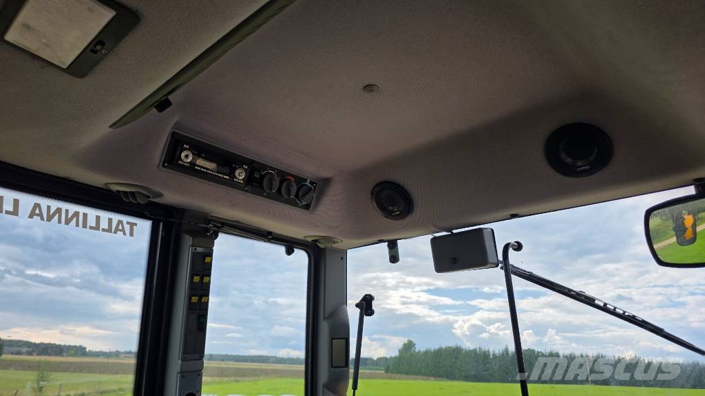 Valtra M 150 Traktory