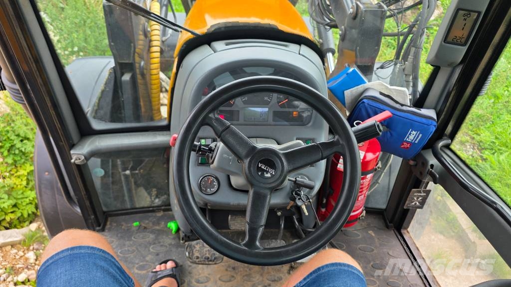 Valtra M 150 Traktory